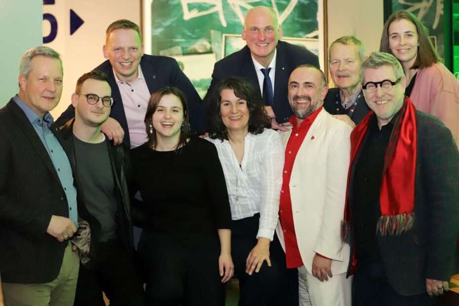 2025-02-17_Team_Filmregion_Hellweg-d9a20919-6e4e3d30@1600w2x